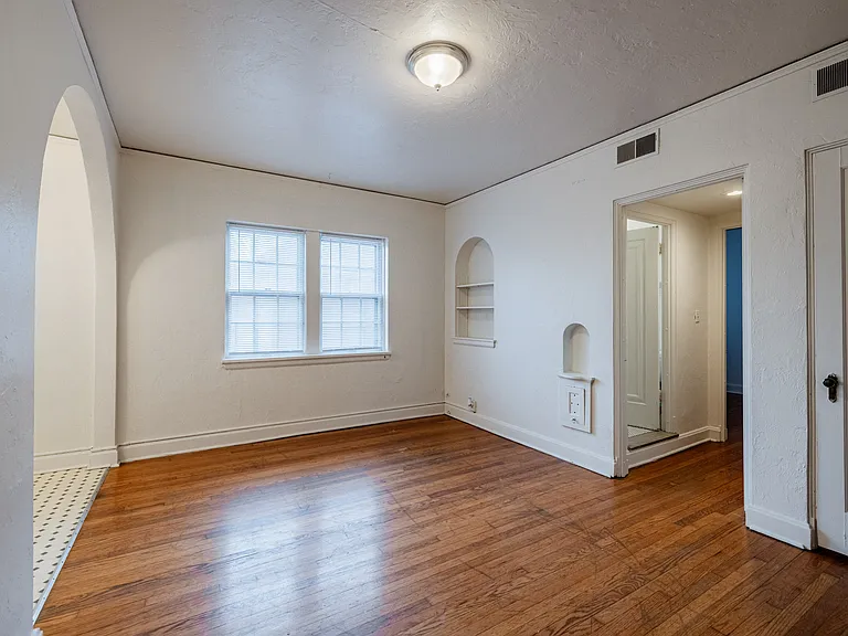 1403 E St #303 — Photo 9