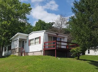 3037 Ivanhoe Dr, Elizabeth, PA 15037