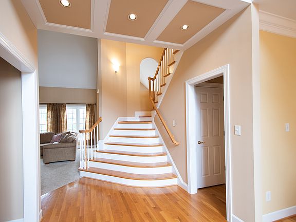 3rd image of 5115 Meadowlark Glen Ln