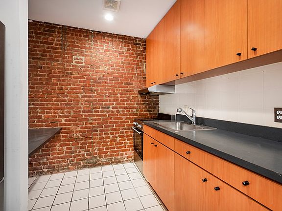 5th image of 416 W 49th St APT 5B