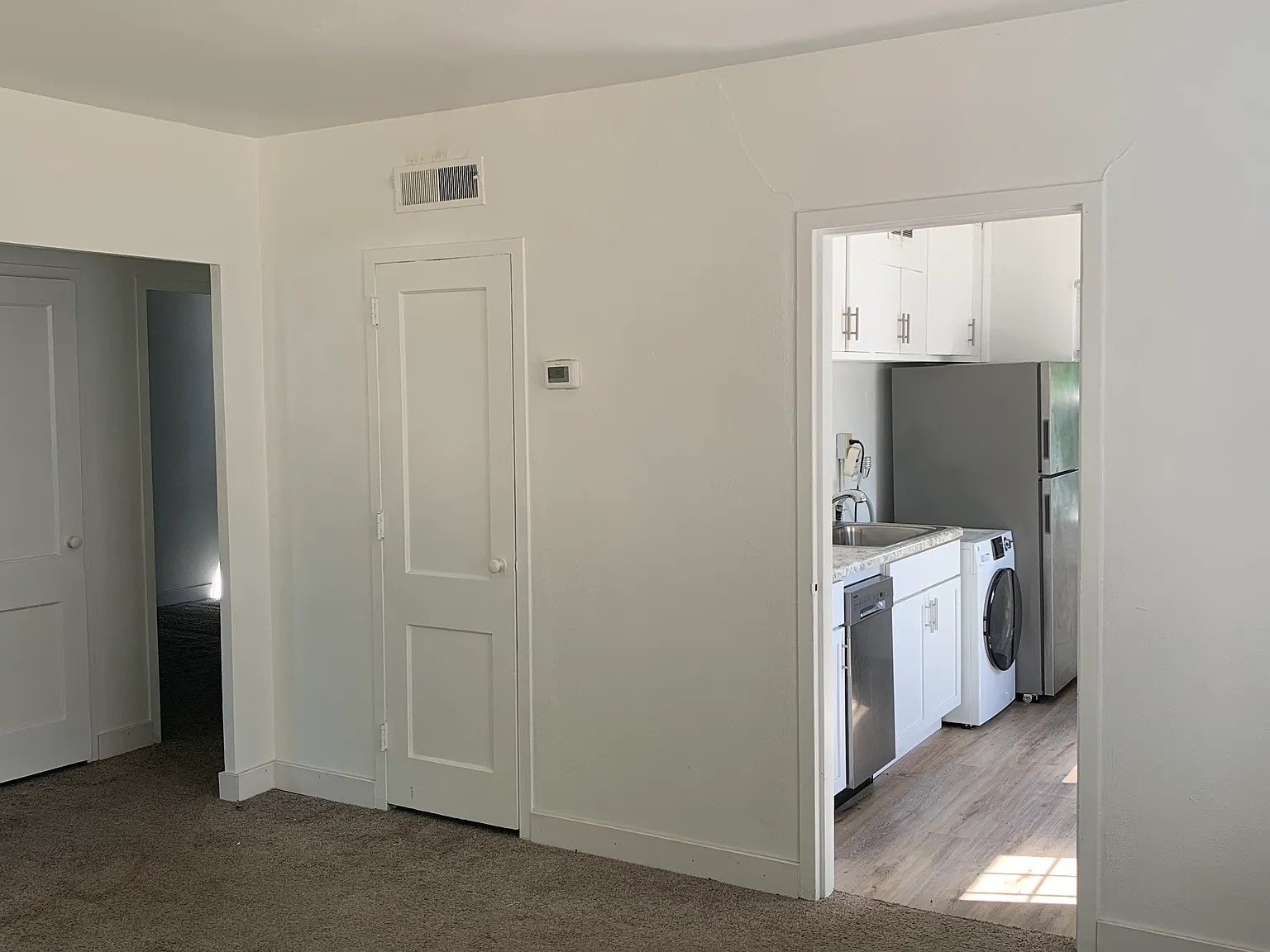 2 bed, 800 sqft, $1,150 — Photo 3