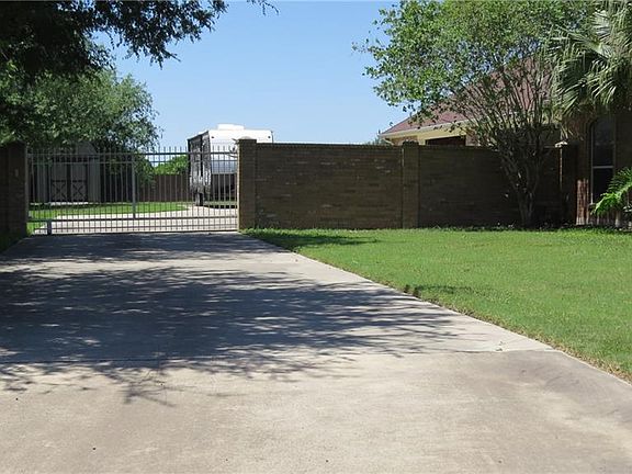 2nd image of 4007 Persimmon Dr