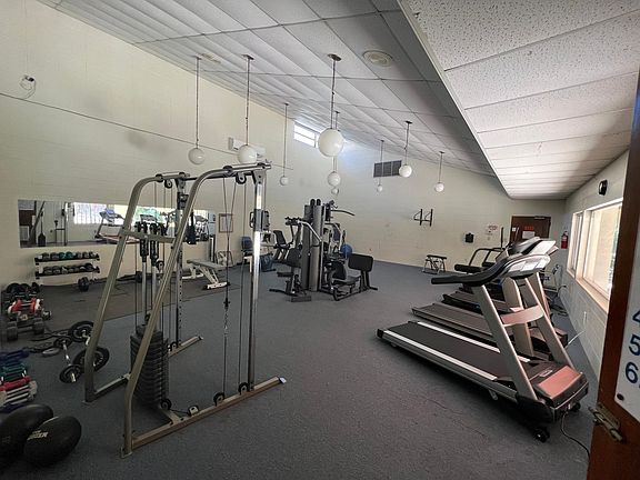 5th image of 205-1001 Pearce Dr #205