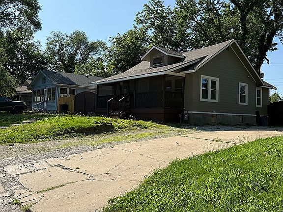 3rd image of 3120 Stewart Ave