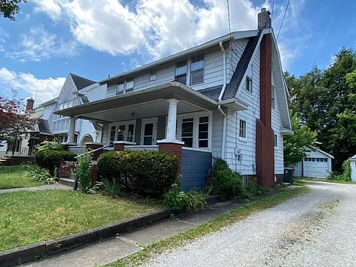 1032 Berwin St Photo 1