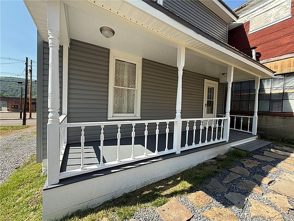 4th image of 200 E Main St