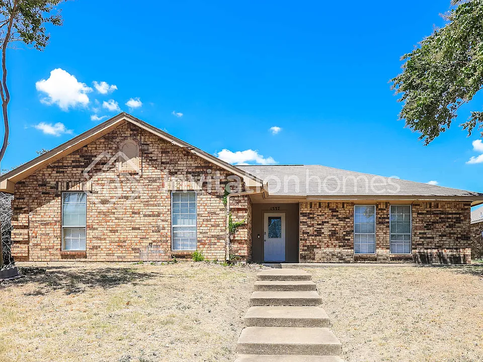 1337 Greenbriar Ln