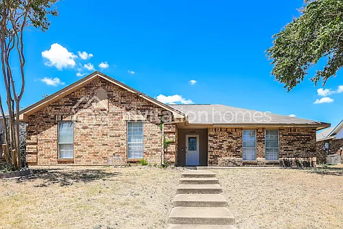 1337 Greenbriar Ln Photo 1