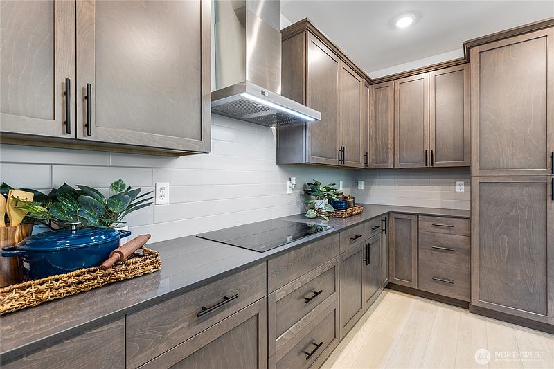 4th image of 32132 Grand Avenue SE