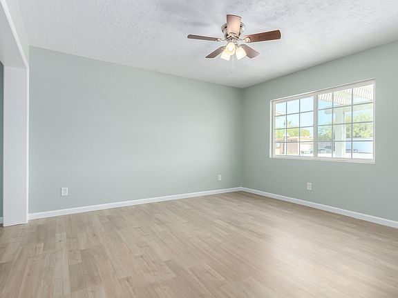 4th image of 4116 N 105th Dr