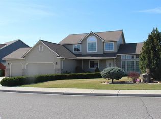 1905 S Highlands Blvd, West Richland, WA 99353
