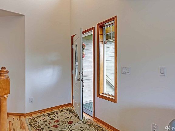 5th image of 1134 Central Dr