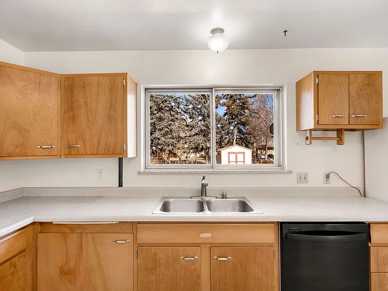 404 Cornell Ave — Photo 9
