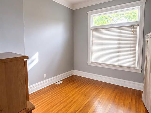 5th image of 272 McKay Ave