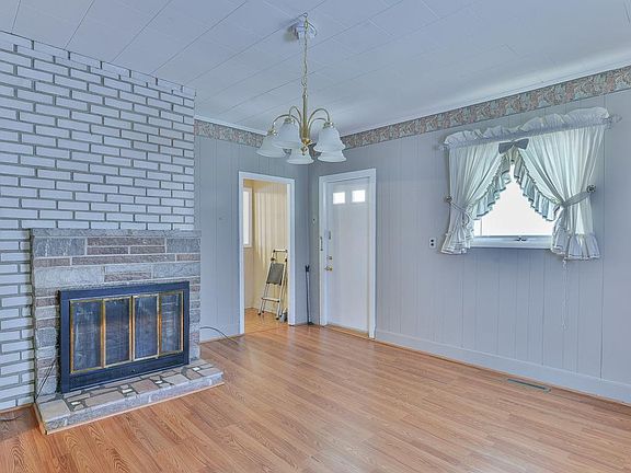 4th image of 1116 Fairview Ave