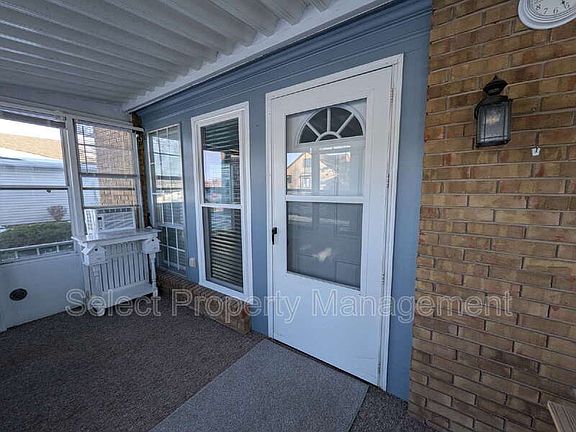 3rd image of 5138 Woodmark Dr