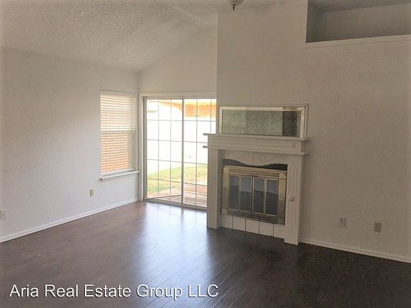 2nd image of 2905 Canyon Oaks Ct