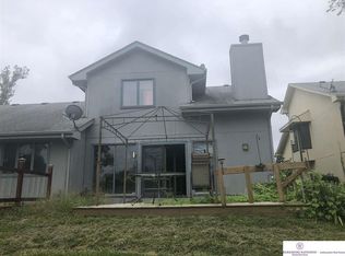 19911 Robinhood Ln, Plattsmouth, NE 68048