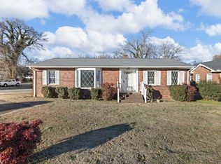 918 W Poinsett St, Greer, SC 29650