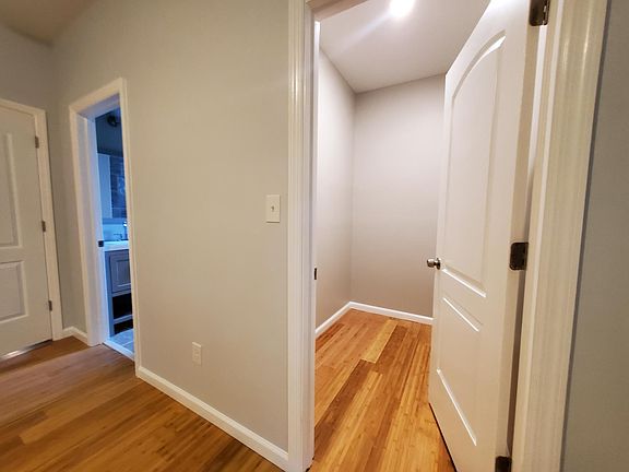 4th image of 149 Myrtle Ave Floor 2