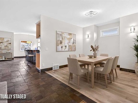 4th image of 172 W Cove Dr