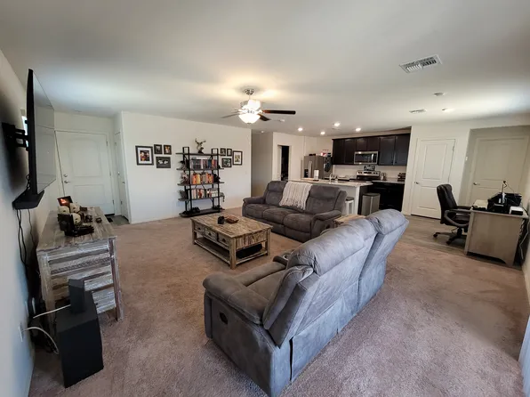 517 W Black Hawk Pl, Casa Grande, AZ 85122