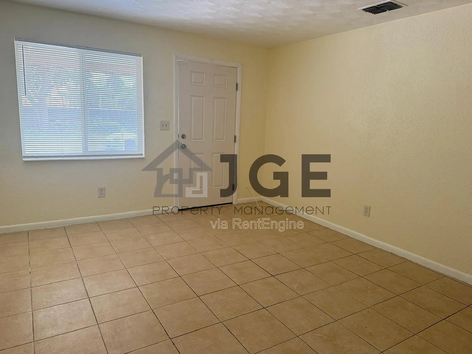 3 bed, 1.0 bath, $1,450 — Photo 3