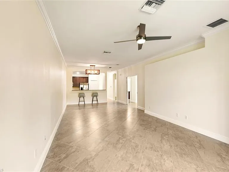 2080 Wellington St — Photo 9