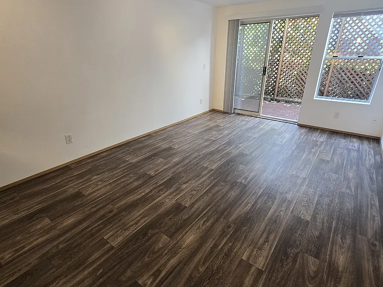 Isherwood Apartments — Photo 6