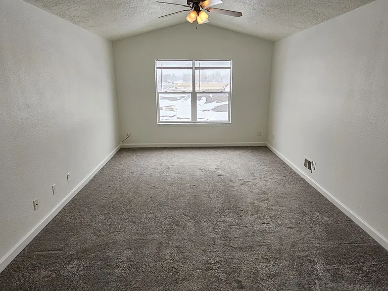 402 Par Ave — Photo 25