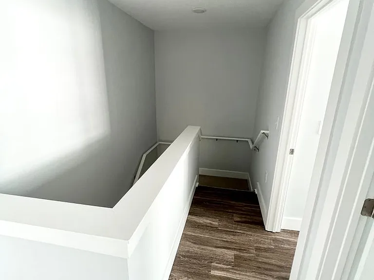 2705 Mercer Dr — Photo 2