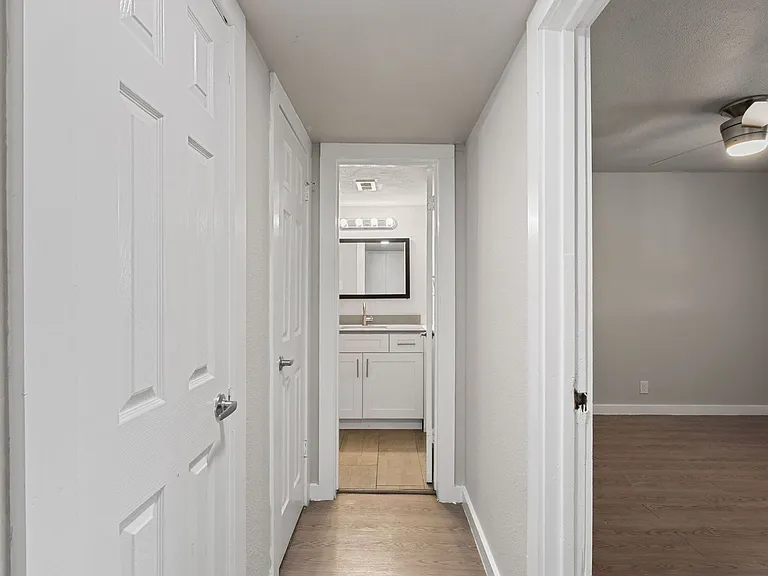 6812 S Congress Ave — Photo 32