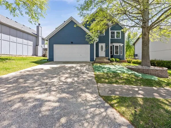 22003 W 47th Ter, Shawnee, KS 66226