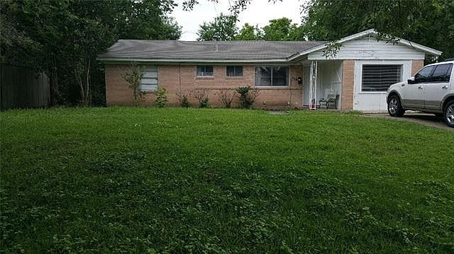 1st image of 713 Bradley Cir