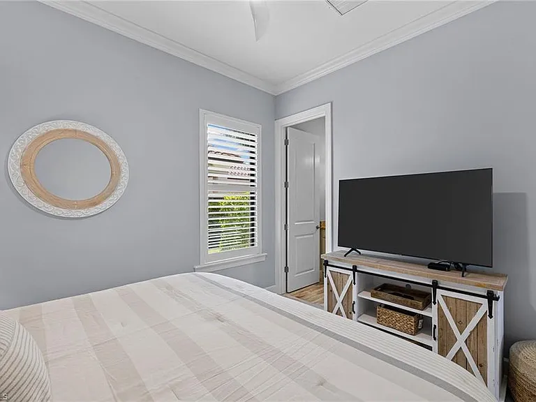 9515 Campanile Cir — Photo 19