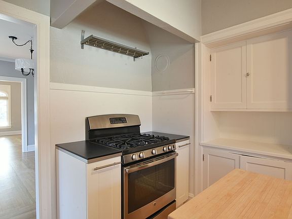 4th image of 272 Rhodes Ct