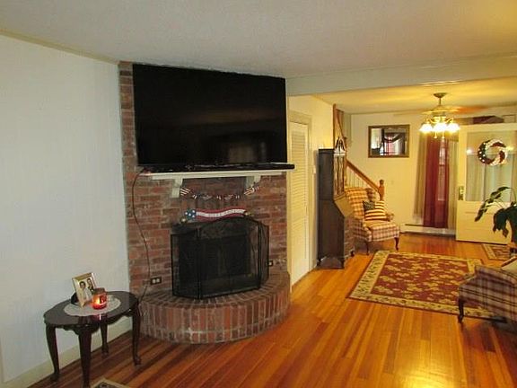 5th image of 85 Woodland Rd