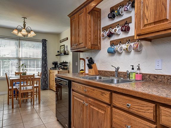 406 Todd Lane-16