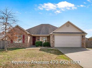 531 Spur Ln, Centerton, AR 72719