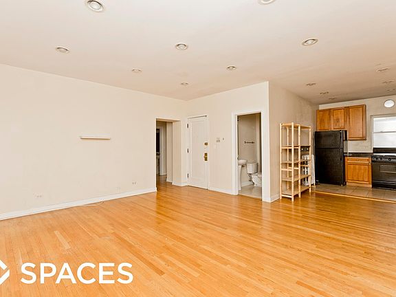 3rd image of 3918 N Pine Grove Avenue # 1 Fl 1ST