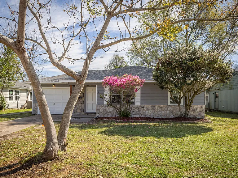 313 Evans St — Photo 1