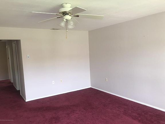 2nd image of 27A Easton Dr Space 61