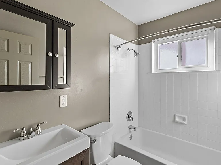 905 Northrup St #1 — Photo 6