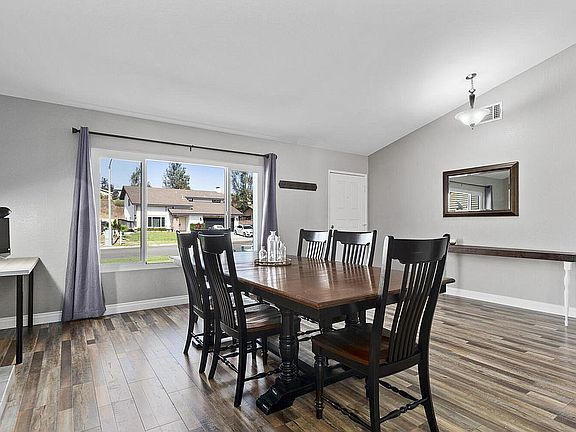 5th image of 923 Nottingham Dr