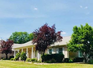 11 Birchwood Ln, Saint Anne, IL 60964