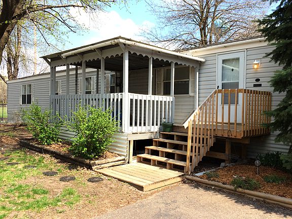 3rd image of 3661 92nd Ave NE