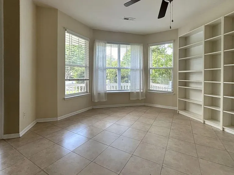 131 Red Leaf Blvd — Photo 13