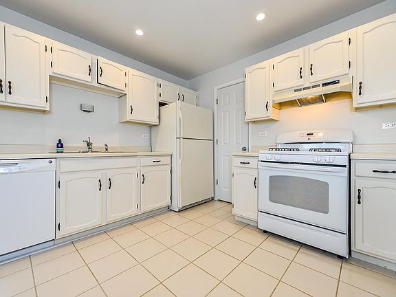 2nd image of 627 Berkley Ct Unit X2