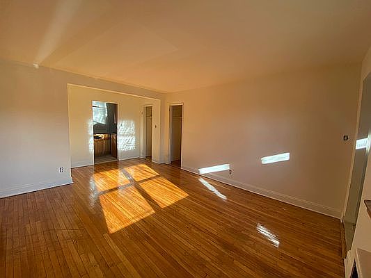 2nd image of 10 Claire Ct #2B