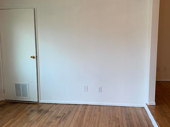 4th image of 19 Robin St #A